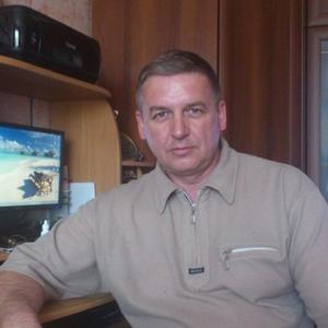 Парни в Уссурийске: Игорь Ипатов, 54 - ищет девушку из Уссурийска