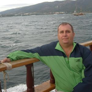 Влад, 54 года, Саратов