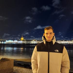 Парни в Владивостоке: Кирилл, 21 - ищет девушку из Владивостока