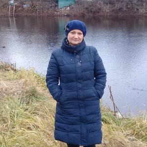 Девушки в Нижнекамске: Полина, 66 - ищет парня из Нижнекамска