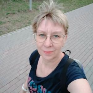 Девушки в Екатеринбурге: Лена, 59 - ищет парня из Екатеринбурга