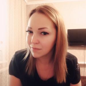 Девушки в Липецке: Лена, 41 - ищет парня из Липецка