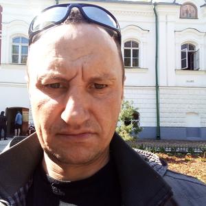 Парни в Пскове: Сергей, 46 - ищет девушку из Пскова