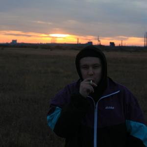 Парни в Саяногорске: Дмитрий, 25 - ищет девушку из Саяногорска