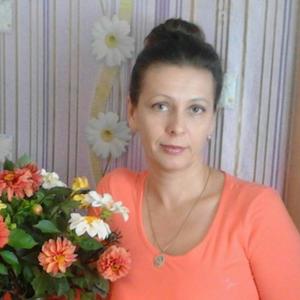 Девушки в Омске: Алёна, 49 - ищет парня из Омска