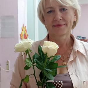 Девушки в Усть-Илимске: Елена, 57 - ищет парня из Усть-Илимска