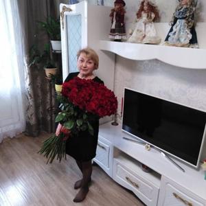 Девушки в Екатеринбурге: Лия, 54 - ищет парня из Екатеринбурга