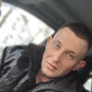 Игорь, 32 года, Калининград