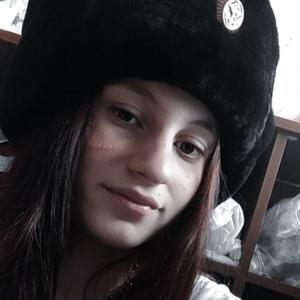 Девушки в Новосибирске: Софья, 20 - ищет парня из Новосибирска