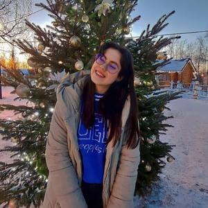 Девушки в Мурманске: Карина, 19 - ищет парня из Мурманска
