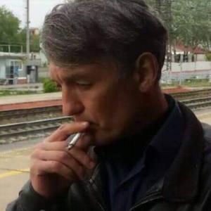 Парни в Новочебоксарске: Александр, 54 - ищет девушку из Новочебоксарска