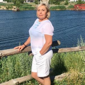 Девушки в Волгограде: Лана, 61 - ищет парня из Волгограда