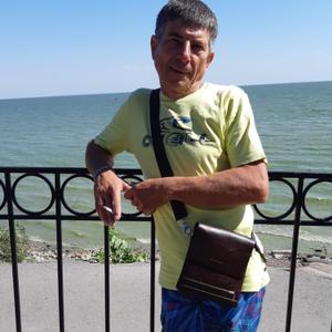 Виталий, 58 лет, Казань