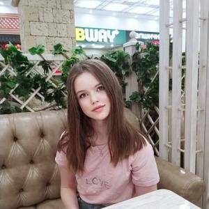 Девушки в Екатеринбурге: Анна, 24 - ищет парня из Екатеринбурга