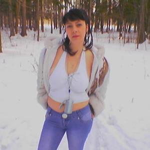 Девушки в Новосибирске: Катя, 33 - ищет парня из Новосибирска