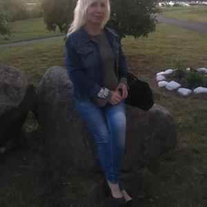 Девушки в Череповце: Милена, 58 - ищет парня из Череповца