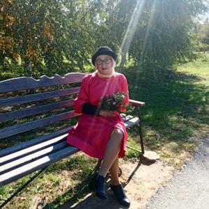 Девушки в Волгограде: Людмила, 68 - ищет парня из Волгограда