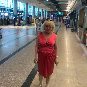 Девушки в Омске: Марина, 61 - ищет парня из Омска