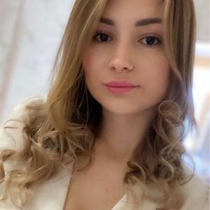 Девушки в Омске: Юлия Муталипова, 27 - ищет парня из Омска