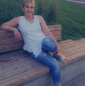 Девушки в Саратове: Валентина, 51 - ищет парня из Саратова