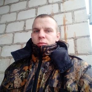 Парни в Старые Дороги: Олег, 26 - ищет девушку из Старые Дороги