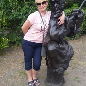 Девушки в Калининграде: Елена, 62 - ищет парня из Калининграда