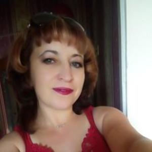 Девушки в Омске: Антонина, 44 - ищет парня из Омска