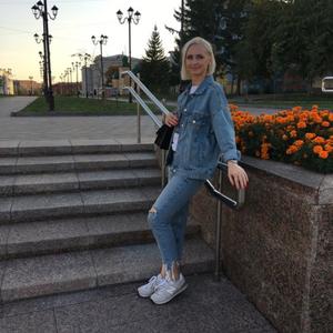 Девушки в Омске: Виктория, 51 - ищет парня из Омска