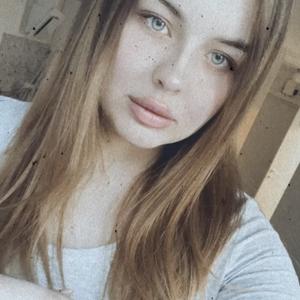 Девушки в Екатеринбурге: Екатерина, 23 - ищет парня из Екатеринбурга