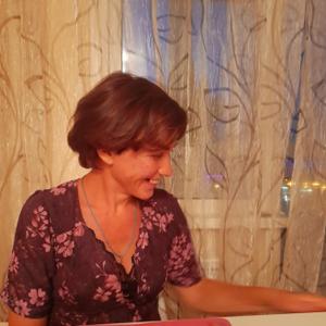 Девушки в Кемерово: Лара, 47 - ищет парня из Кемерово