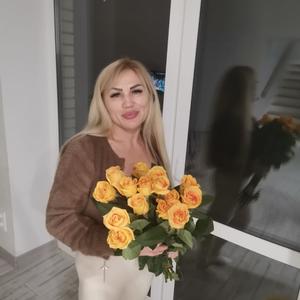 Девушки в Казани (Татарстан): Мари, 51 - ищет парня из Казани (Татарстан)