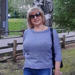 Девушки в Саратове: Зоечка, 58 - ищет парня из Саратова