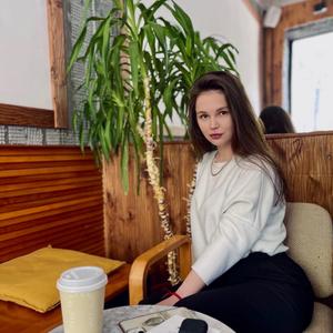 Девушки в Челябинске: Anastasia, 22 - ищет парня из Челябинска