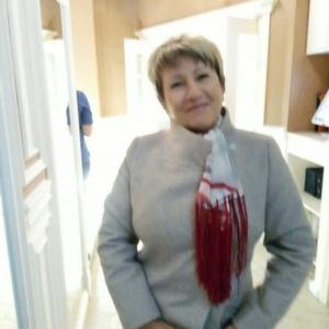 Людмила, 61 год, Барнаул