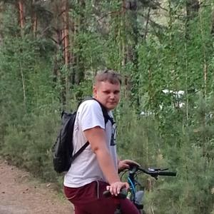 Парни в Шадринске: Максим, 18 - ищет девушку из Шадринска