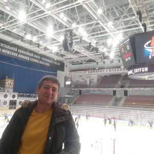 Угур, 46 лет, Владивосток