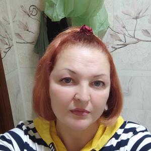 Девушки в Барнауле (Алтайский край): Елена, 43 - ищет парня из Барнаула (Алтайский край)