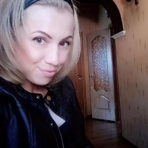 Девушки в Азове: Ирина, 44 - ищет парня из Азова
