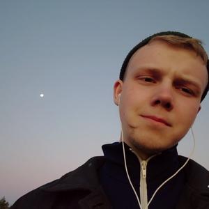 Илья, 26 лет, Псков