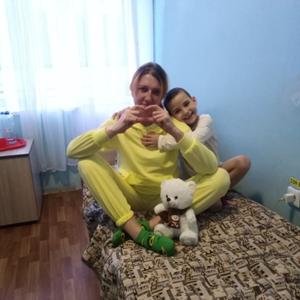 Девушки в Новосибирске: Юлия, 46 - ищет парня из Новосибирска