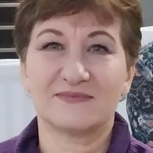Девушки в Уссурийске: Елена, 57 - ищет парня из Уссурийска