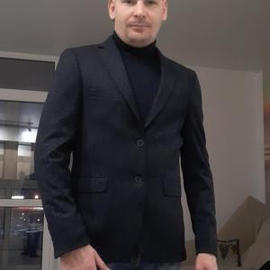 Олег, 36 лет, Магадан