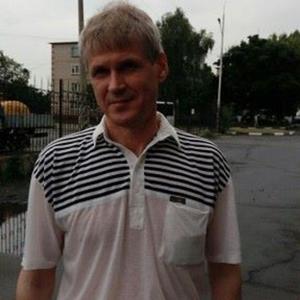 Валерий, 48 лет, Губкин