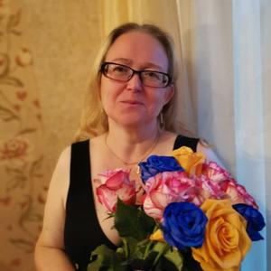Девушки в Петрозаводске: Светлана, 52 - ищет парня из Петрозаводска