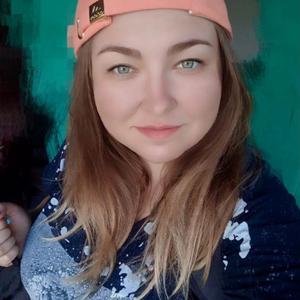 Девушки в Кемерово: Лина, 29 - ищет парня из Кемерово