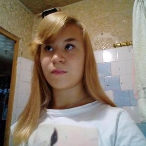 Девушки в Невинномысске: Аня, 19 - ищет парня из Невинномысска
