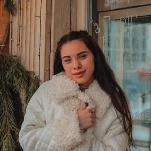 Девушки в Саратове: Вика, 24 - ищет парня из Саратова