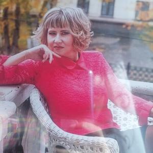 Девушки в Новокузнецке: Хелен, 42 - ищет парня из Новокузнецка
