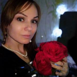 Девушки в Варшаве: Lana, 39 - ищет парня из Варшавы