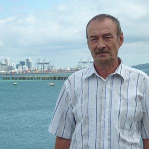 Валерий, 72 года, Набережные Челны